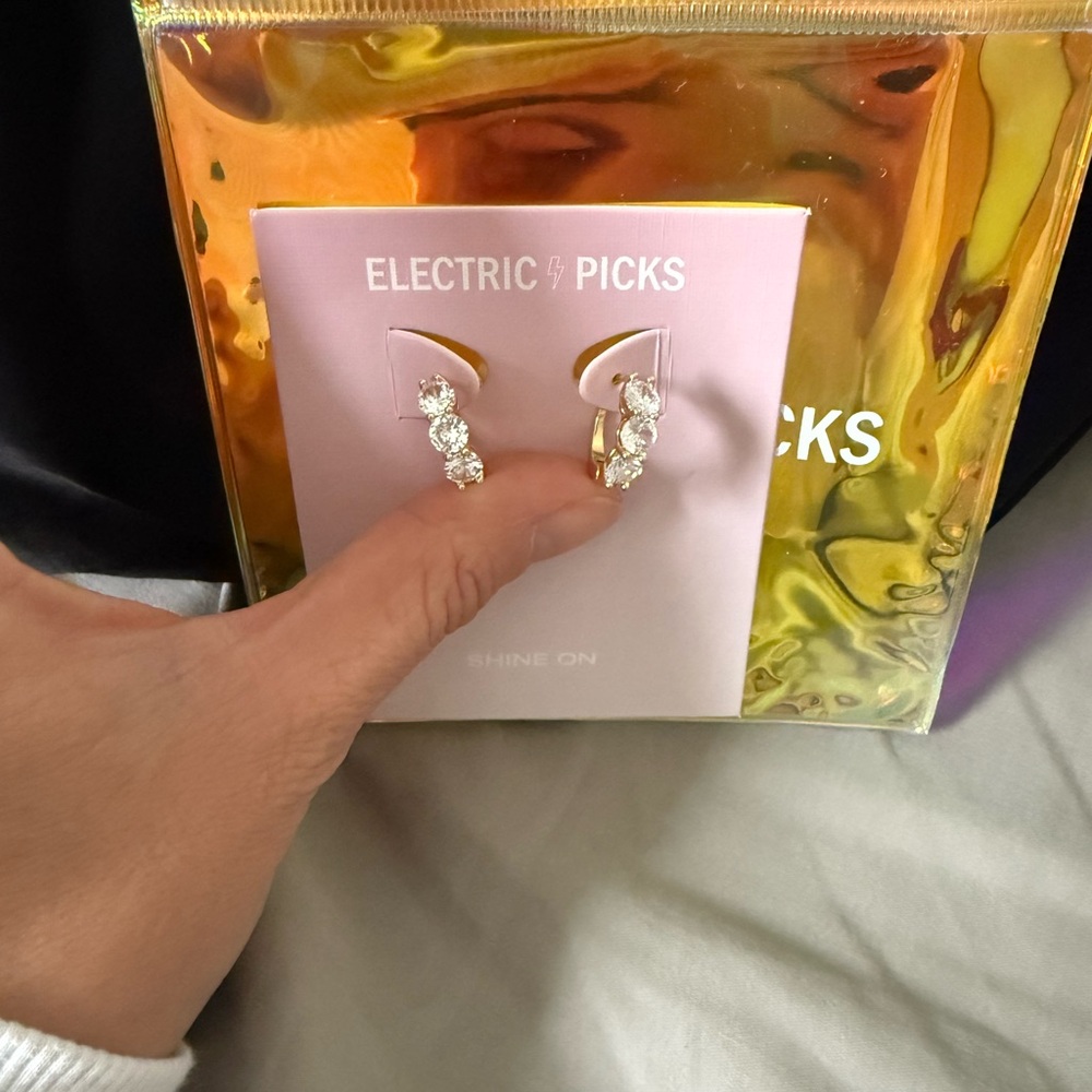 Electric Picks x Darly-Ann Denner Hoops